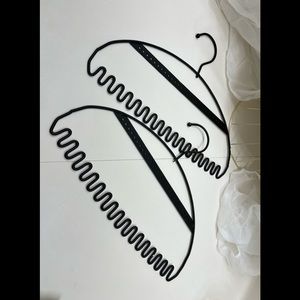 2 Black Metal Jewelry Hangers